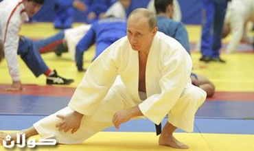 بوتين يشارك في مباريات للجودو ويذعن لنصائح مدربه