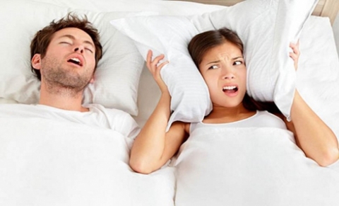 لماذا يتكلم البعض أثناء النوم؟ وماذا يعني ذلك؟