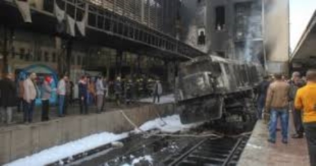 ارتفاع ضحايا حريق محطة القطارات في مصر الى أكثر من 70 شخصاً
