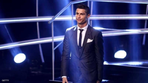 البرتغالي رونالدو يفوز بجائزة أفضل لاعب في أوروبا لموسم 2013-2014 