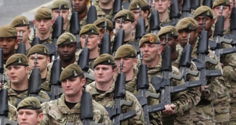 بريطانيا تعتزم تجنيد أجانب في جيشها