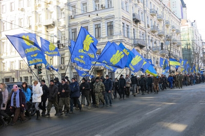 Ukraine protesters urge army neutrality 