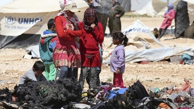 Syria crisis: Deadly clash in Jordan's Zaatari camp