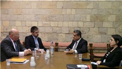 Minister Mustafa calls on British parliamentarians to go with Kurdistan on its journey towards democracy
