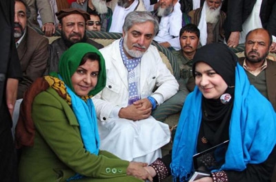  Abdullah takes lead in Afghan vote count