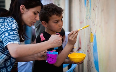 Art Brings Color and Therapy to the Lives of Refugee Children in Kurdistan