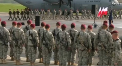US soldiers arrive in Poland as Ukraine crisis continues