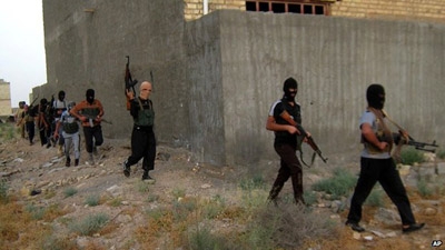 Militants 'kill 20 Iraqi soldiers' in attack near Mosul