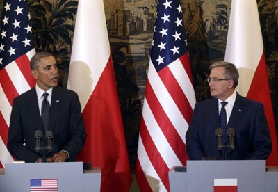 Obama offers military help to eastern Europe allies worried by Russia 
