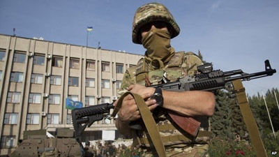 Ukraine rebels regroup after losing Sloviansk