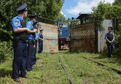 Bodies of MH17 victims arrive in Kharkiv 