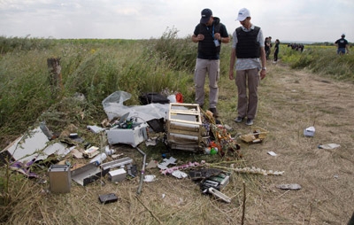 Investigators reach MH17 crash site amid 24-hour ceasefire