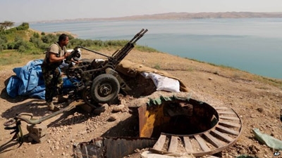 Kurdish forces 'retake Mosul dam' from IS militants