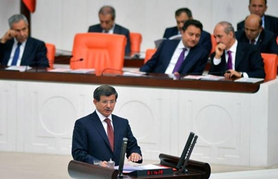  Turkish PM promises peace with Kurds