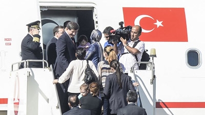 Turkish hostages held by IS militants freed, says PM
