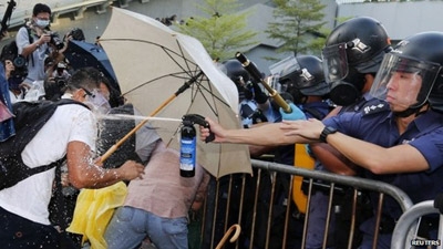 Hong Kong: Tear gas and clashes at democracy protest