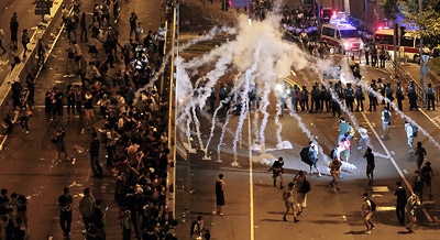 Hong Kong protesters remain on streets 