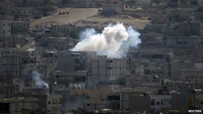 Kobane: IS and Syria Kurds in fierce gun battles
