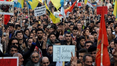20,000 Kurds Protest Against IS in Germany