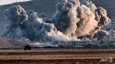 US warplanes bomb IS near Kobane to aid Kurds in Syria