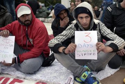 Braving the cold, Syrian refugees go on hunger strike in Athens