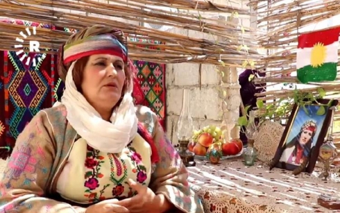 Salîha Elî li Kobanî 40 sal e kelûpelên Kurdewarî berhev dike