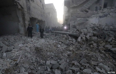 Syria barrel bombs 'kill dozens in Islamic State areas'