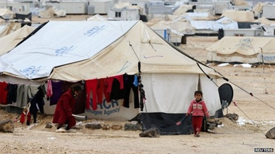 Syria refugees: UN warns over camps in Jordan