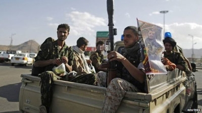Yemen crisis: Houthi rebels push into southern areas