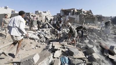 Saudi Arabia launches air strikes in Yemen