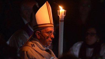 Pope decries religious persecution, Kenyan killings