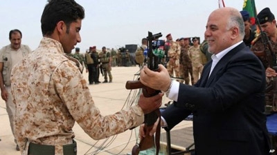 Islamic State conflict: Iraq PM to seek weapons on US visit