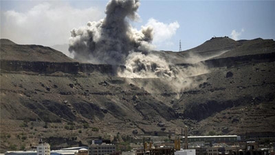 Fighting and airstrikes rage across Yemen
