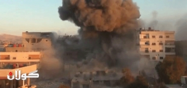 Syria crisis: Damascus blast 'kills 16 soldiers'