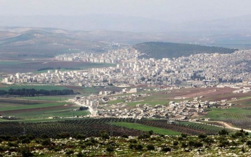 Filistiniyên hawirde li gundekî Êzidiyên Efrînê mizgeftekê ava dikin