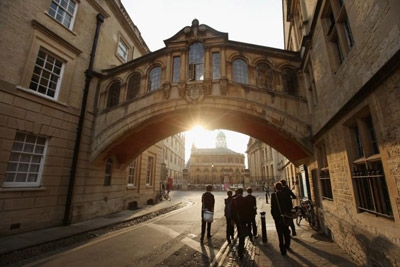 Last all-male Oxford University college opens doors to women