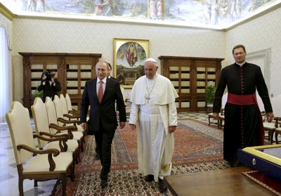 Pope urges Putin to commit to 'sincere, great effort' for Ukraine peace