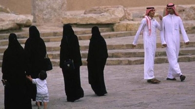 Saudi imam apologises to 'apostate' comedian