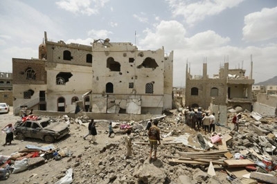 Saudi-Led Airstrikes, Rebel Shelling Kills 9 in Yemen