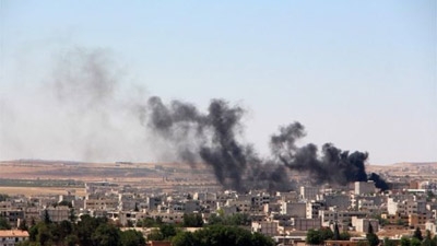 Syria crisis: IS makes deadly return to Kobane