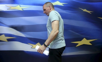 Greek finance minister quits to smooth talks after thunderous 'No'