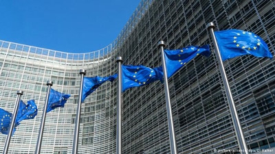 Brussels backs using EU-wide fund for Greece