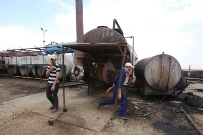 Syrian Kurds refine oil for themselves for first time