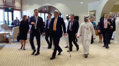 Kerry holds talks on Iran deal with top Gulf leaders