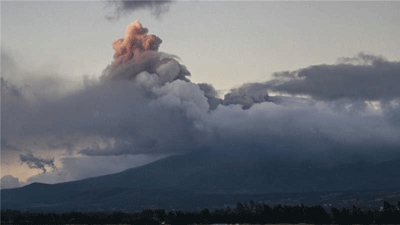 State of emergency in Ecuador as volcano spews ash