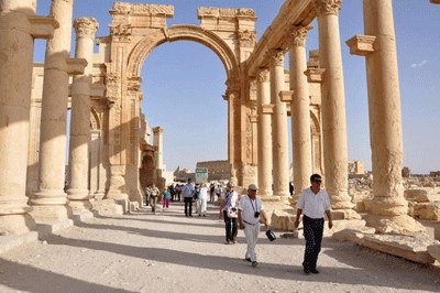 Islamic State militants blow up temple in ancient city of Palmyra