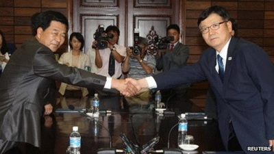 North and South Korea 'reach agreement' in crisis talks