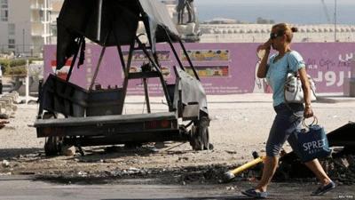 Lebanon rubbish protest shelved as crisis deepens