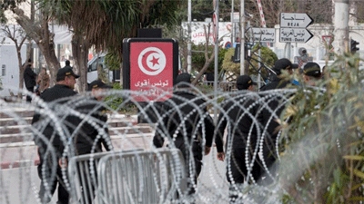 Traffic banned in parts of Tunis due to bomb threat