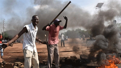 Burkina Faso coup leader to 'hand over power'